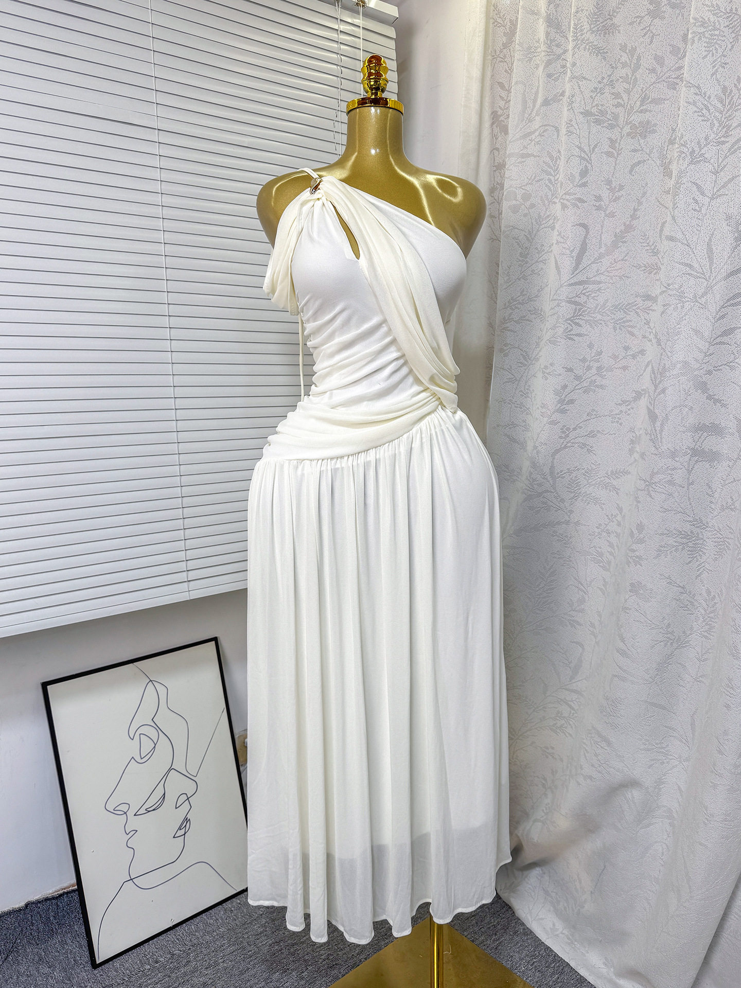 Summer Off Shoulder Twist Knot Maxi Dress Elegant Design Sexy Silhouette Comfortable Fabric Perfect for Parties and