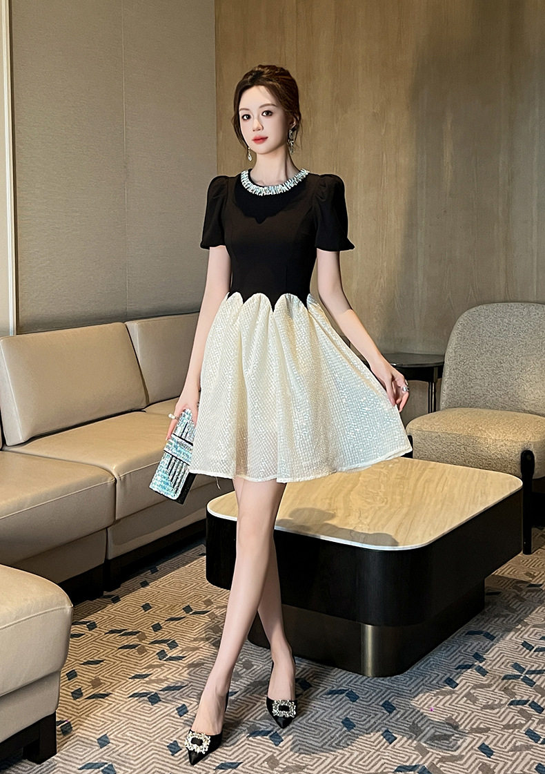 Đầm suông nữ midi cổ tròn tay bồng cao eo — [Đen] chi tiết 7
