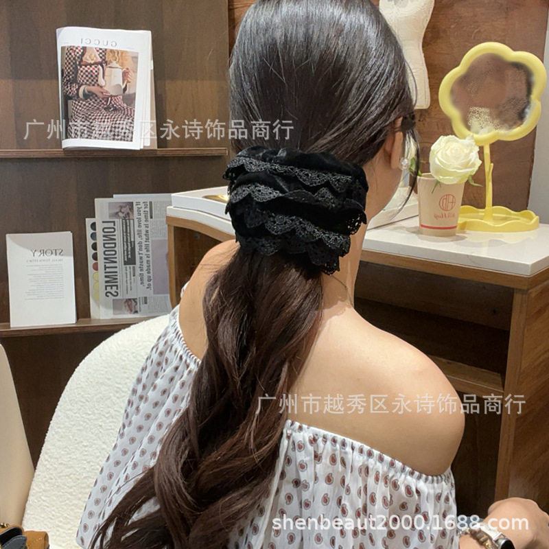 Hepburn Velvet Hair Band Autumn and Winter New Headwear Four-Layer Lock Edge Cloth Circle Ball Head Flower Plate Hair Accessories Factory Ready Stock