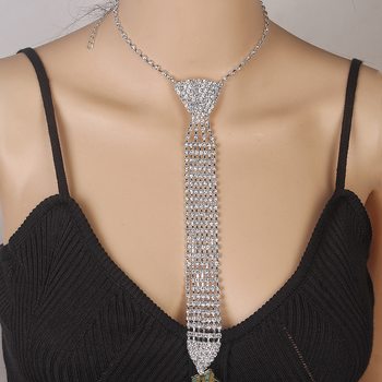 Cross-Border Ins European and American Tie Necklace Bridal Accessories Fashion Rhinestone Bow Tie Necklace Claw Chain Jewelry Necklace Manufacturer