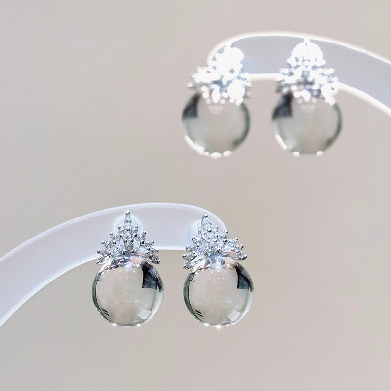 Ice and Snow Queen Crown White Crystal Pendant Necklace Accessories Women's Clavicle Chain Light Luxury Niche High-End Necklace Jewelry