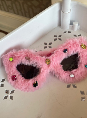 抖音同款网红猫眼毛绒眼镜可爱搞怪复古时髦辣妹纯欲拍照心形墨镜