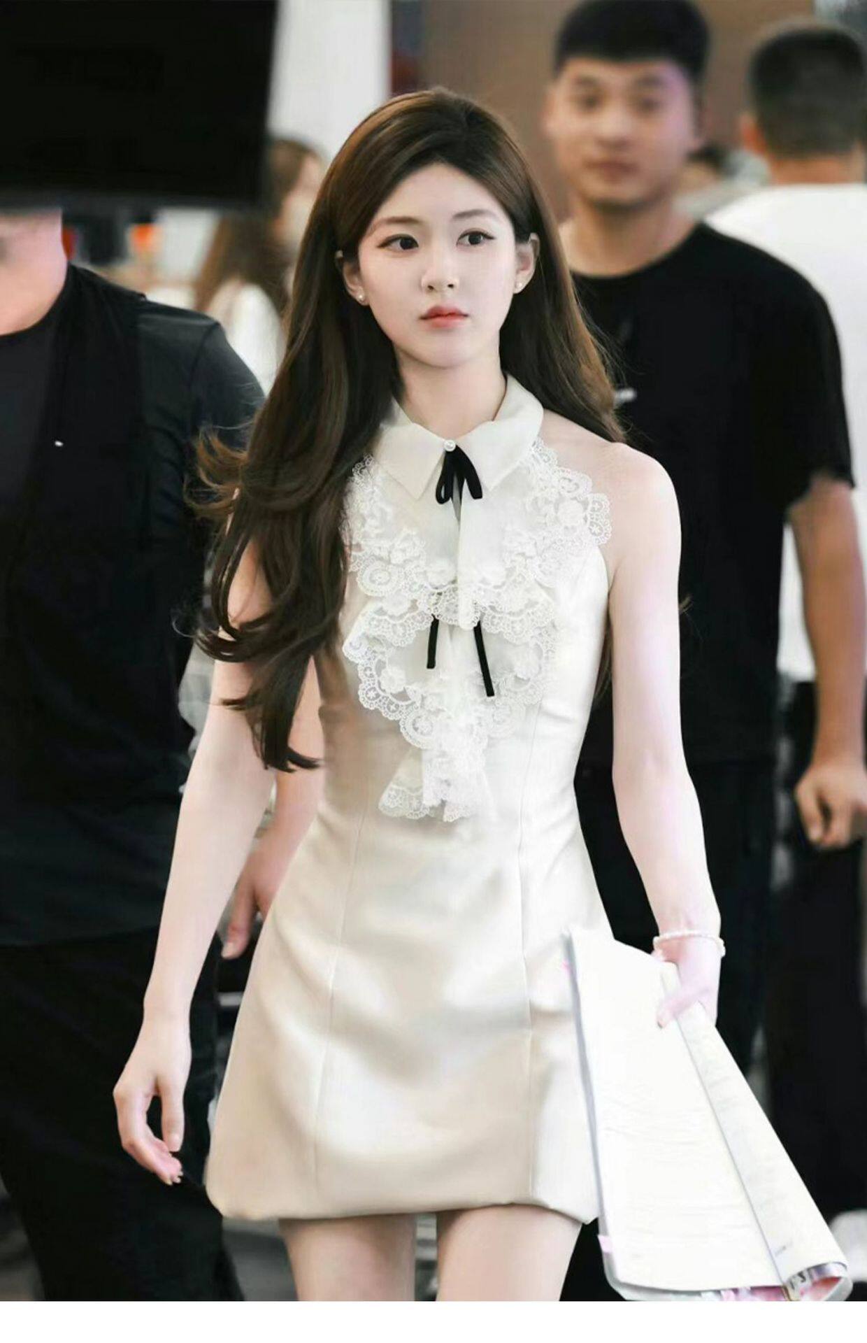 Đầm suông midi cổ tròn tay ngắn ren viền cổ — Trắng chi tiết 2