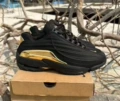 Duck shoes black gold