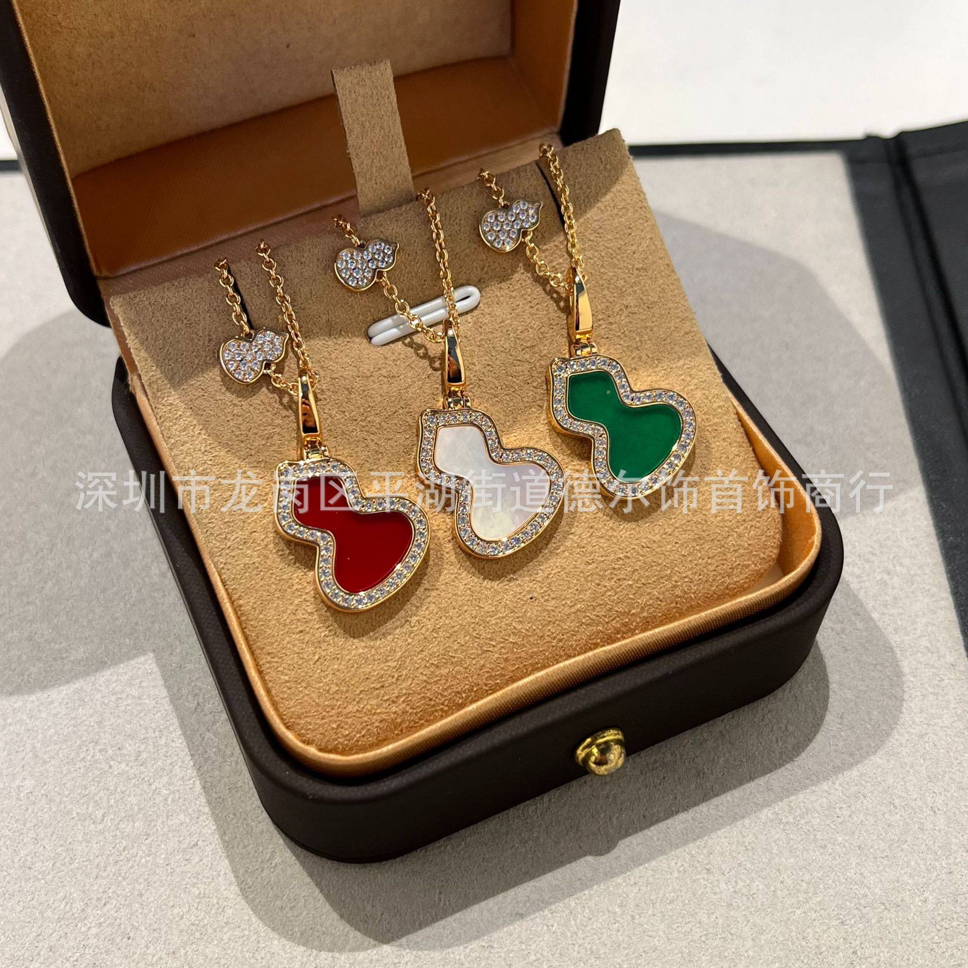V gold material high quality medium gourd necklace White fritillary Red chalcedony green jade Chinese style elements all-match style