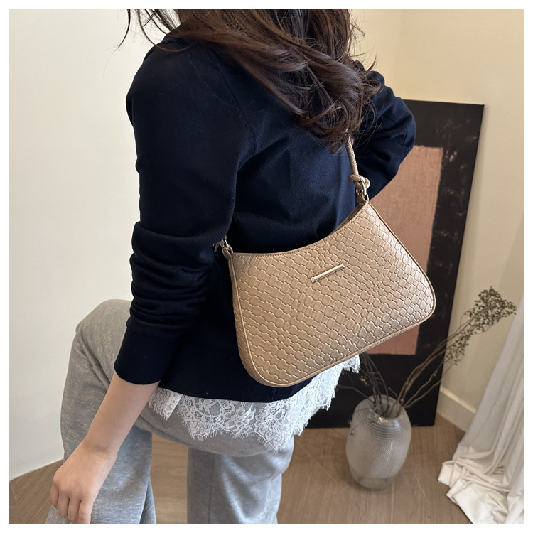 O1CN016uvMg61L08aAYs46U !!2216157661236 0 cib