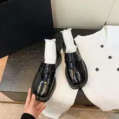 2025 new M6 thick-soled tabi split toe shoes women's British style horseshoe leather pig trotters lace-up leather shoes pig feet shoes