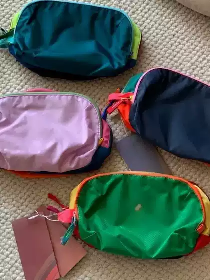 2025 Japanese and Korean Waterproof Nylon Large-Capacity Toiletry Bag Storage Bag Casual Sports Toiletry Storage Bag Dopamine