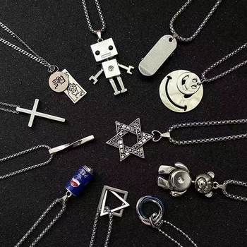 Titanium steel necklace men's fashion brand all-match clavicle chain light luxury niche design high-end Cuban pendant neck chain accessories