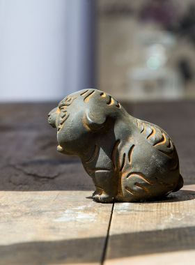 跨境仿铸铁迷你老虎摆件国风生肖虎小萌虎可爱桌面小摆件手工雕塑