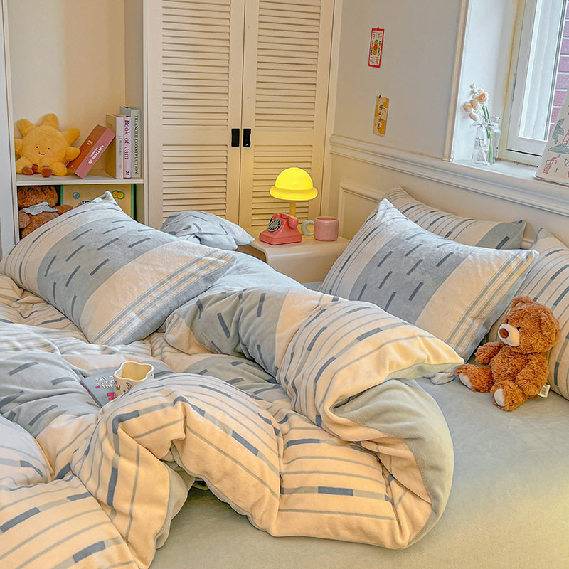 New Milk Velvet Burnt Four-Piece Set, Skin-Friendly Thickeneded Winter Warm Fleece-Lined Double-Sided Bed Bed Sheetss and Quilt Covers Bedding