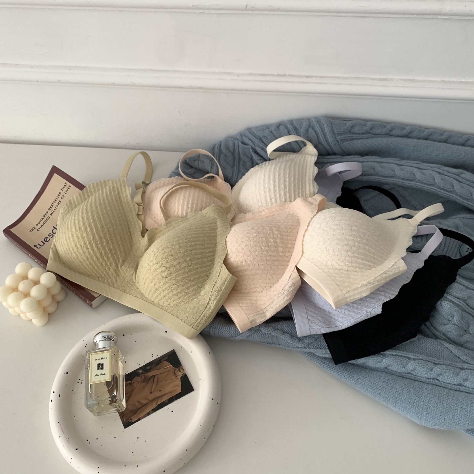 Wheat Lace Sling Emulsion No Mark Underwear Ms. No Rims U.S. Rear Small Chest Breathable Motion Chest Cover  麦穗蕾丝吊带乳胶无痕内衣女士无钢圈美背小胸聚拢透气运动文胸罩 Wheat Lace Sling Emulsion No Mark Underwear Ms. No Rims U.S. Rear Small Chest Breathable Motion Chest Cover 