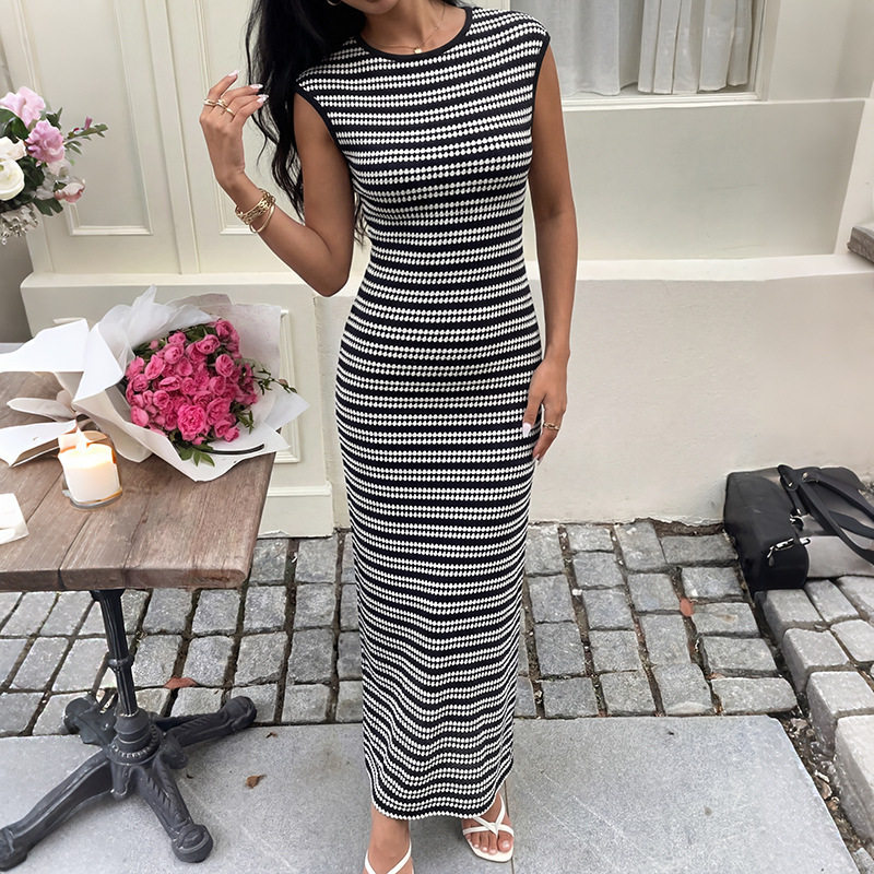 Casual Sleeveless Striped Knit Bodycon Dress Simple Style Round Neck Comfortable Fabric Perfect for Summer Events