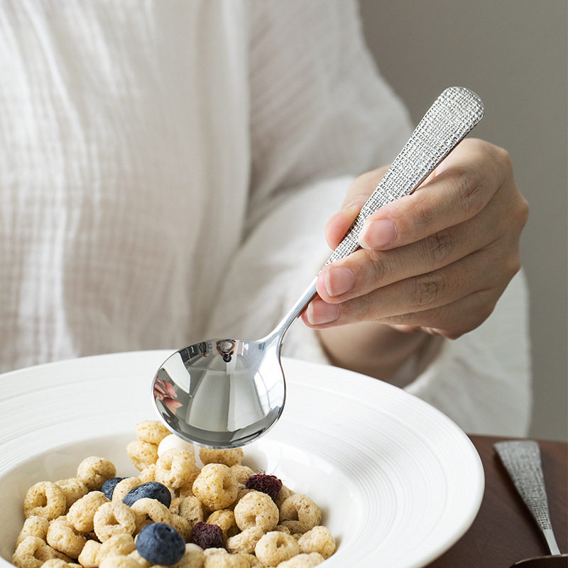 304 Stainless Steel Spoon Round Spoon Popular Boutique Spoon Creative Hammered Spoon Cloth Pattern Spoon Spoon Tableware Wholesale