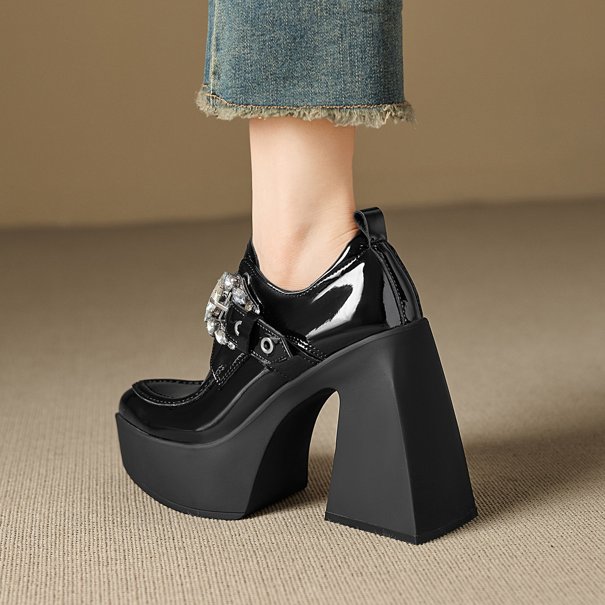 Giày lười nữ cao gót 12cm mũi nhọn đế dày khóa thắt lưng — màu đen