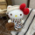 Оптовая продажа кулона HelloKitty, можно носить детскую одежду, симпатичную плюшевую куклу kt cat, кукольную одежду, юбочный костюм mini 110