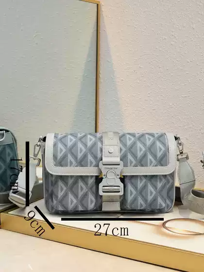 2024 New Men's Shoulder Bag 95% Fold New CD Mini Crossbody Bag Luxury Jewelry Big Brand Guangzhou Bag