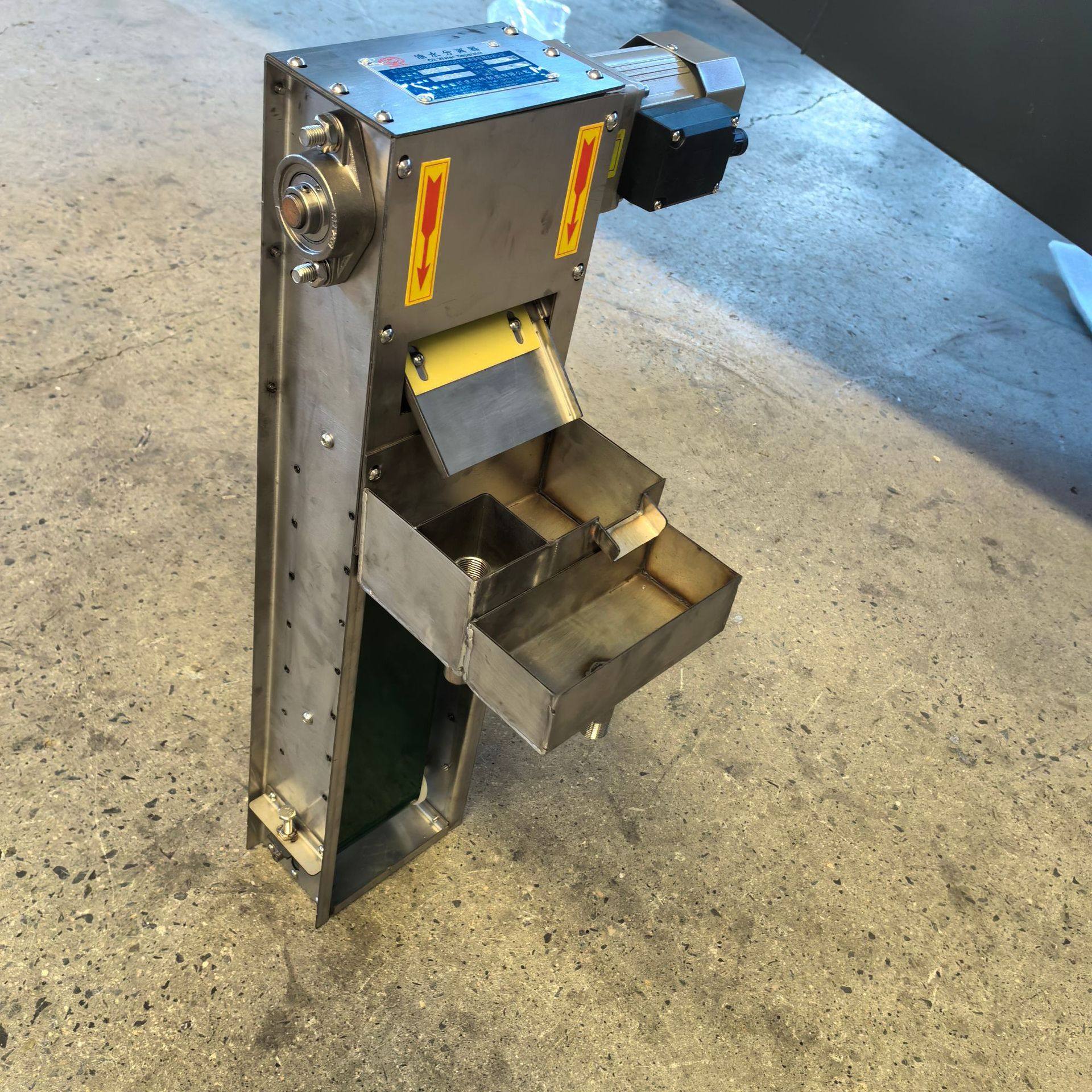 Manufacturer Supplies Belt-Type Oil-Water Separator, Oil Removal Machine, Machine Tool Water Tank Floating Oil Separator, Oil Scraper, Oil Skimmer