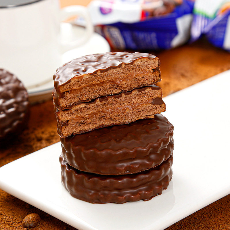 Wholesale Imported Kangji Chocolate Hazelnut Sandwich Snacks Office Meal Replacement Small Package Sandwich Biscuits in Bulk