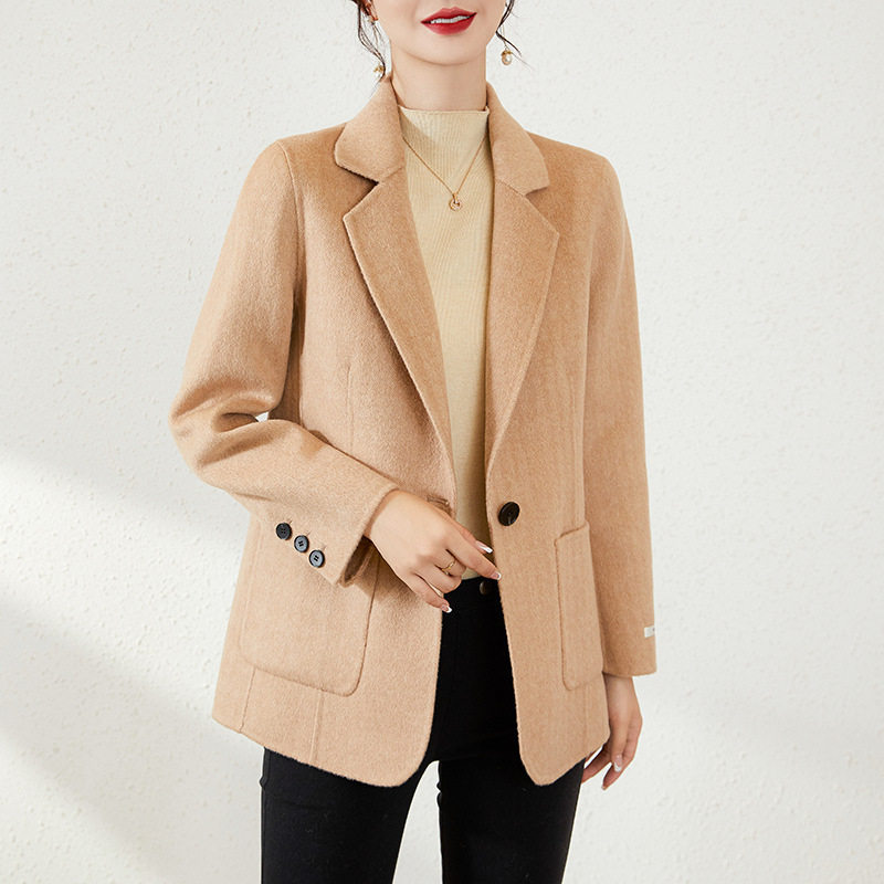 Họa tiết xương cá màu camel nhạt