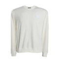 White sweatshirt white label
