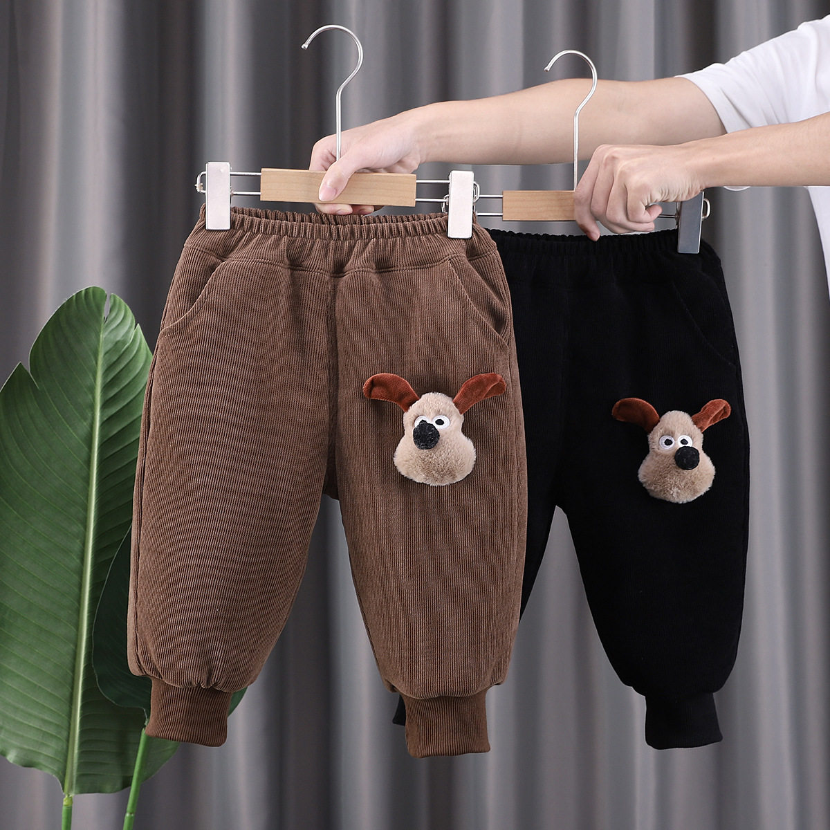 One pair of boys' cotton trousers plus velvet and thickening for winter 2023 new style warm pants three layers thickened and trendy for outdoor wear in Northeast China