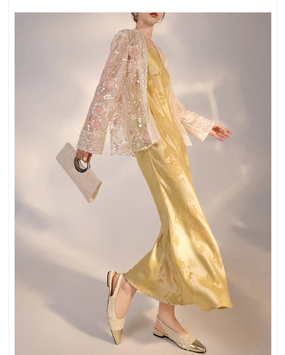 Áo khoác nữ dài tay dáng suông họa tiết hoa dập nổi phối sequin nhẹ — Màu mơ dịu nhẹ (tóc 7 ngày), Màu mơ dịu nhẹ (tóc nhuộm trong ngày)