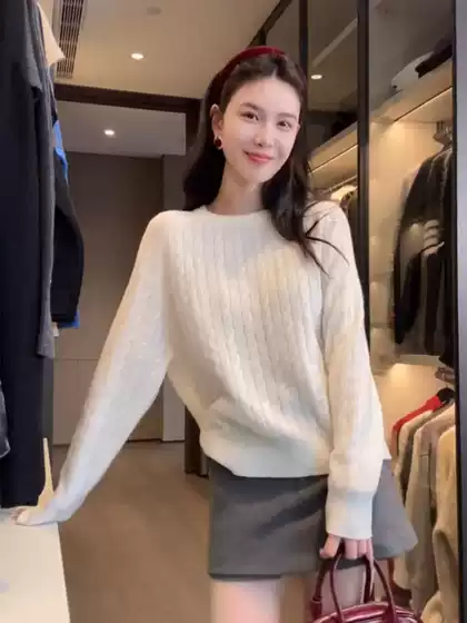 Lazy Age-reducing Korean Embroidered Round Neck Slimming 2024 Winter Soft Waxy Milk White Sweater Sweater Pullover Top