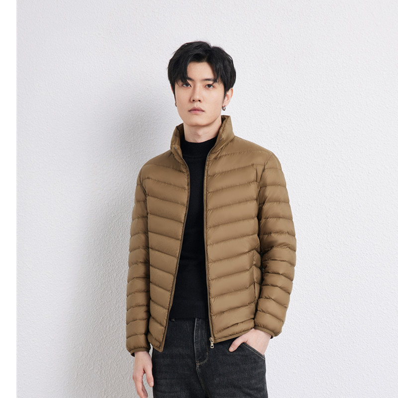 2025年新轻薄款羽绒服男士短款立领秋冬90白鸭绒宽松版休闲外套潮
