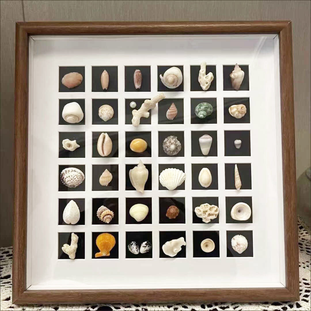 Nine-Grid Hollow Picture Frame Display Stand, Four-Grid Wooden Photo Frame for Wall Hanging, 36-Grid Three-Dimensional Oil Pastel Artwork Frame