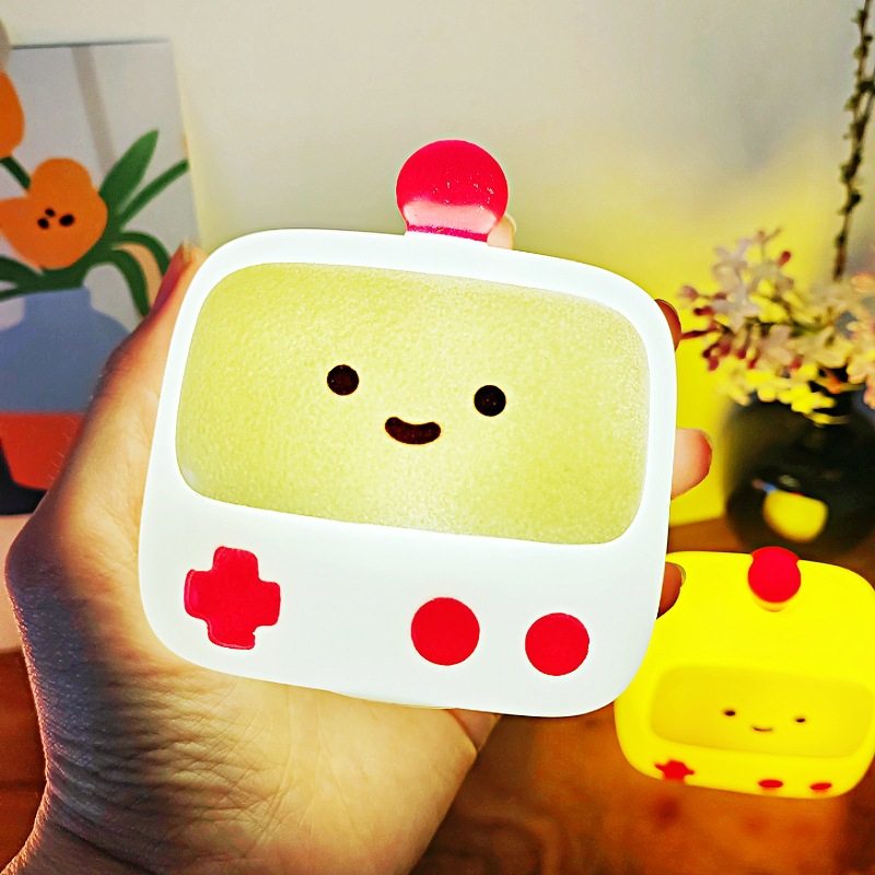 爆款网红发光玩具批发夜市摆摊小商品儿童小夜灯圣诞节生日伴手礼