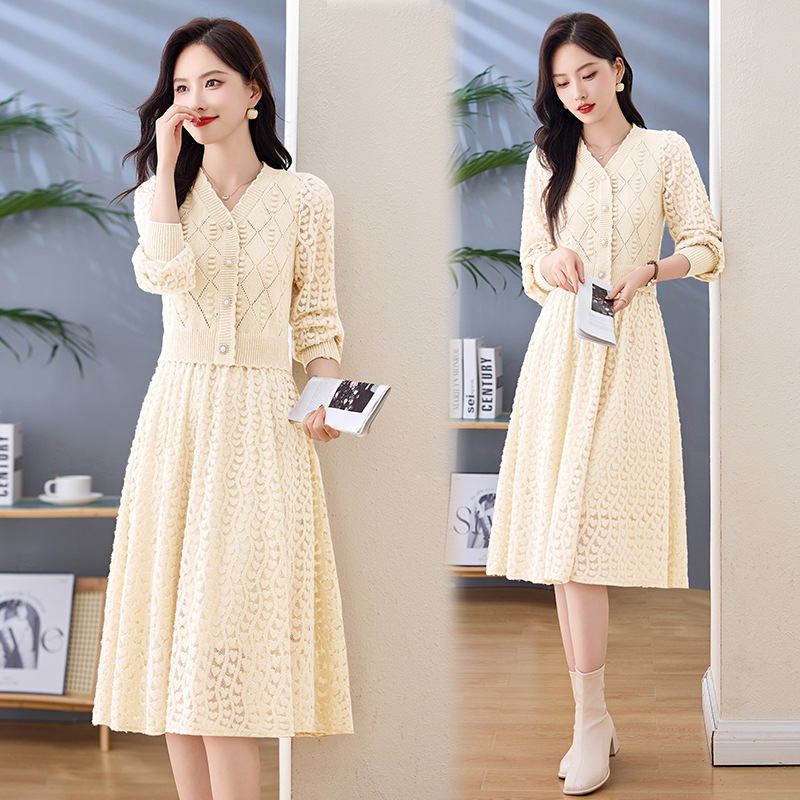 (Mới) Mã B5582 Giá 1230K: Váy Đầm Liền Thân Nữ Hatdng Áo Len Hàng Mùa Xuân Thu Đông Cổ Chữ V Thời Trang Nữ Chất Liệu Ren G04 Sản Phẩm Mới, (Miễn Phí Vận Chuyển Toàn Quốc).