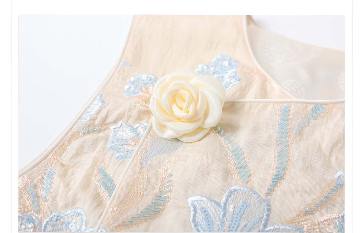 Áo vest nữ không tay thêu hoa nổi chất liệu satin phối họa tiết cành hoa — Hồng xanh (phát hành cùng ngày), Màu xanh hồng (giao hàng trong 7 ngày), Màu xanh mơ (giao hàng trong 7 ngày), Màu xanh mơ (phát hành cùng ngày)
