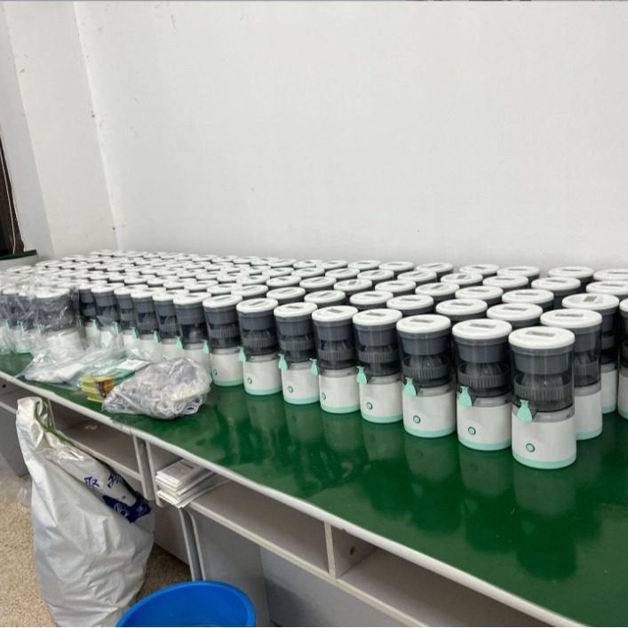 Domestic multifunctional electric juicer household portable juice residue separation orange squeezer automatic fruit juicer