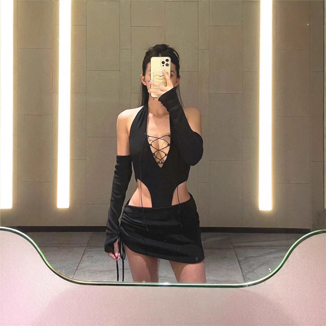 Womens Fashionable Hollow Out Halter Neck Two Piece Set Sexy Design Autumn Style European and American Trend