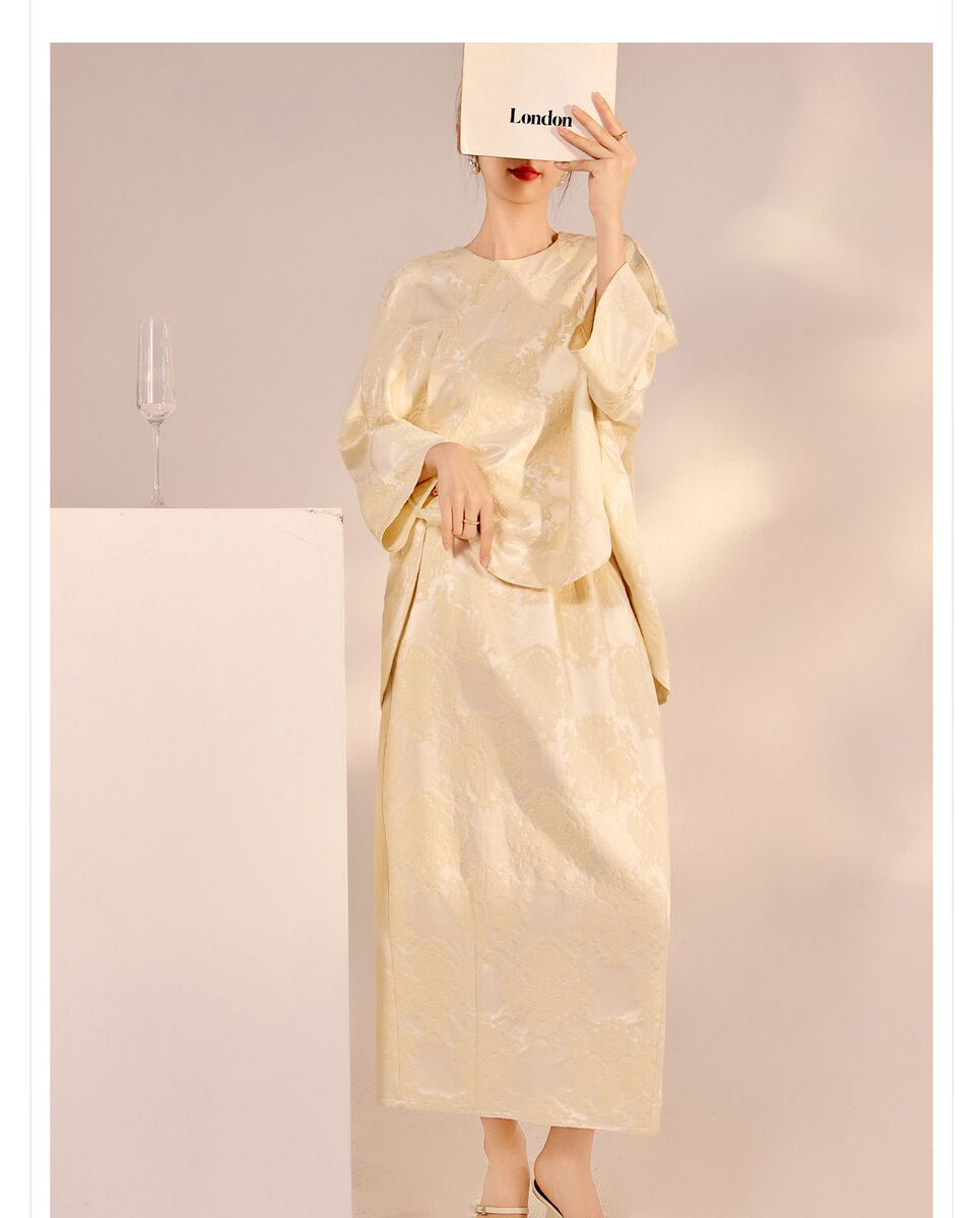 Bộ áo và chân váy nữ dài tay dáng rộng họa tiết hoa thêu — Váy Jacquard (giao hàng trong 7 ngày), Váy Jacquard (giao hàng trong ngày), Áo Jacquard (giao hàng trong ngày), Áo thun Jacquard (giao hàng trong 7 ngày)