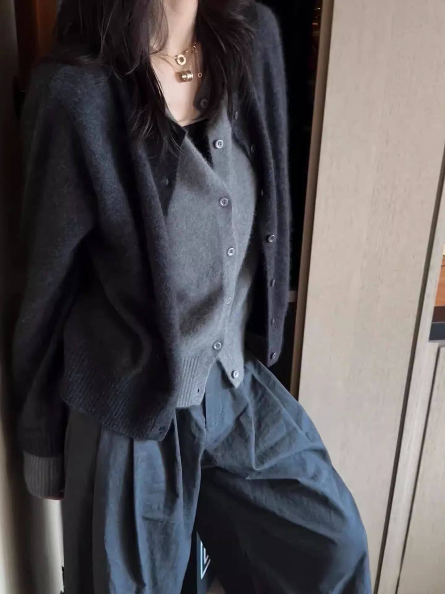 100%美丽诺羊毛开衫女秋冬灰色假两件针织衫高级感老钱风毛衣外套