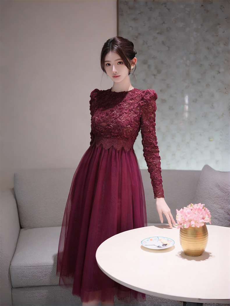 Đầm dài nữ cổ tròn phối ren chiết eo vải lưới dáng ôm — Tím khói