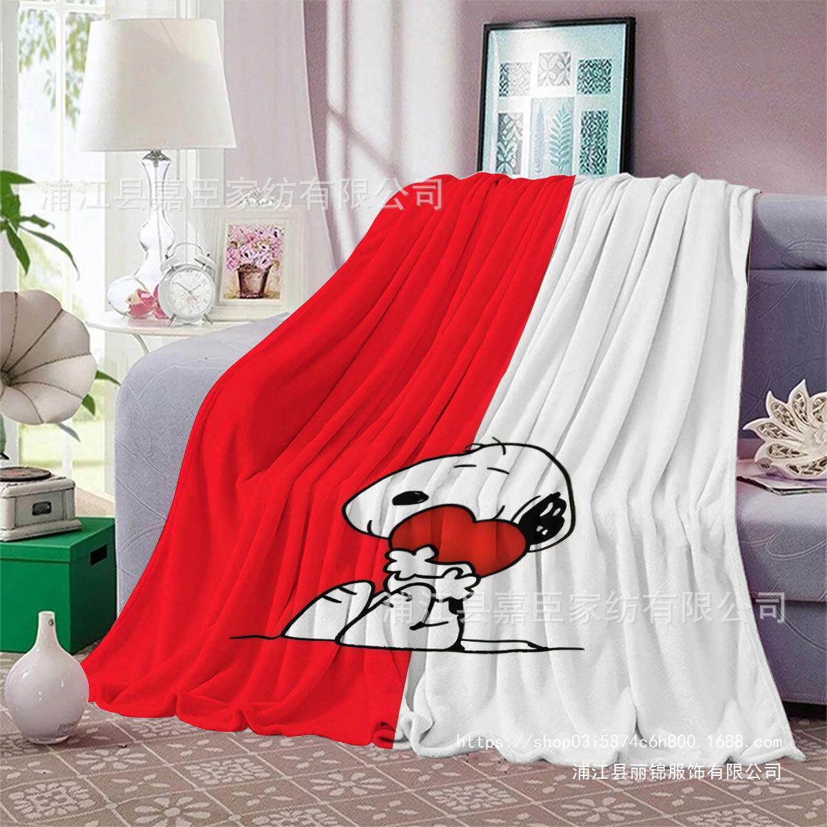 Cross-border foreign trade domestic and foreign printed flannel blanket factory direct Snoopy cartoon lunch break blanket holiday ceremony