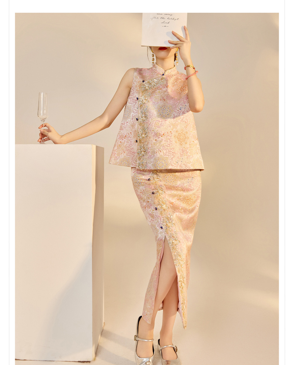 Set áo gile dệt jacquard thêu đính cườm kèm chân váy midi chữ A xẻ tà — Áo gile dệt jacquard (giao hàng trong 7 ngày), Áo gile dệt jacquard (giao hàng trong ngày), Chân váy jacquard (giao hàng trong 7 ngày), Chân váy jacquard (giao hàng trong ngày)
