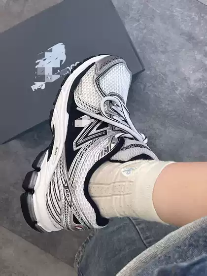Nb860V2 Functional Wind Running Shoes Large Mesh Upper Double Density Midsole Support Wear-Resistant Heightening Retro Sports Shoes