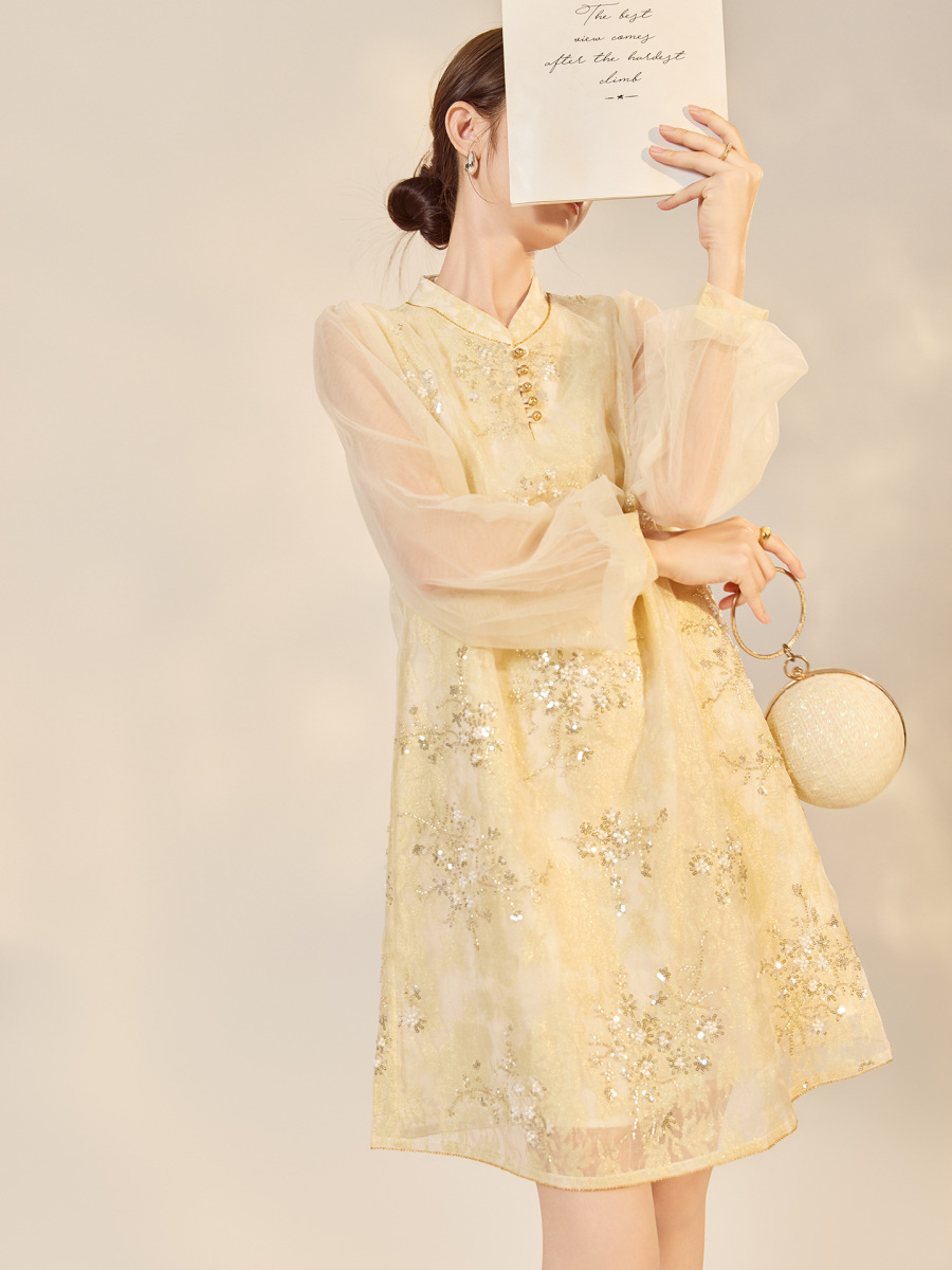 Đầm nữ cổ đứng thêu hoa dáng chữ A dài tay phong cách nghệ thuật — Vàng Champagne (giao hàng trong 7 ngày), Vàng Champagne (giao hàng trong ngày)