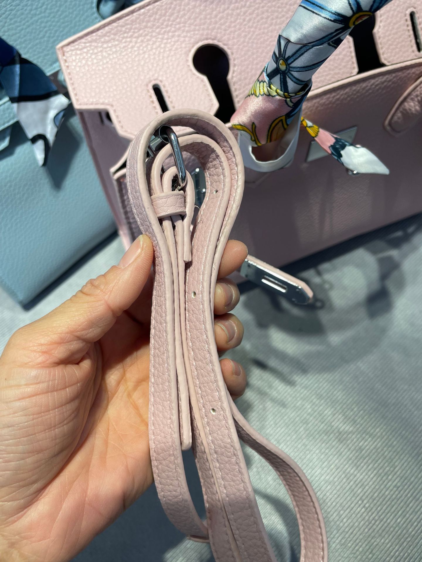 O1CN017snGi11KRmtOez2Ym !!2214478481161 0 cib