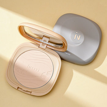 Light Yan magic through silk fog powder cake natural white natural skin color a generation of wholesale