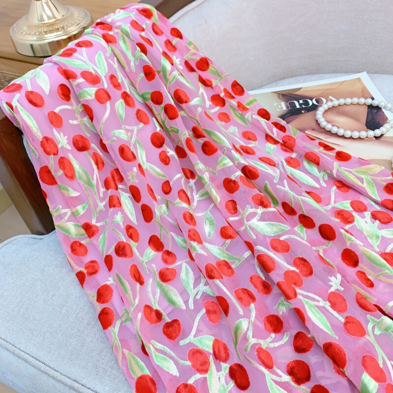 Đầm dây ôm body nữ nhung xanh dương khoét lưng họa tiết hoa — Màu sắc hoa văn, Màu xanh dương