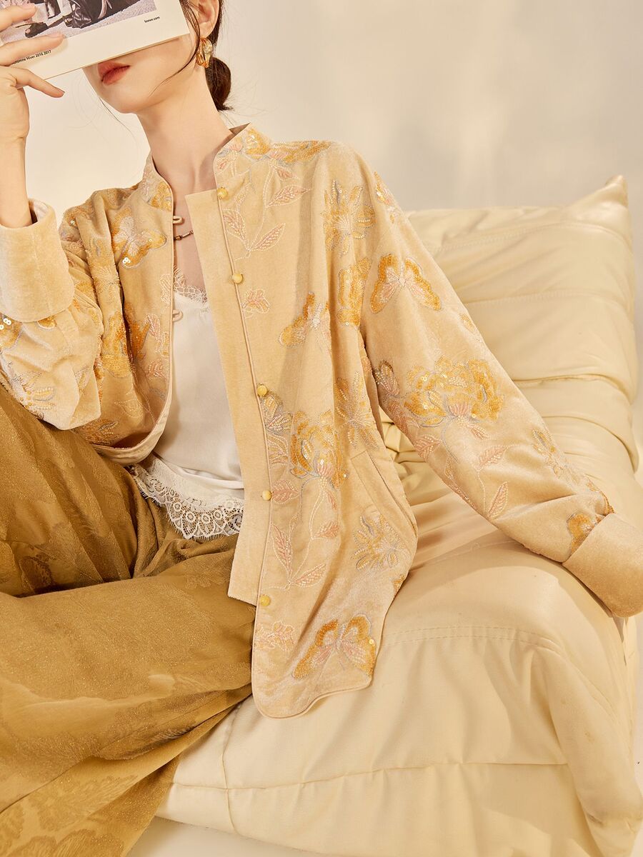 Áo khoác nữ cổ đứng dài tay thêu hoa đính kim sa phong cách retro — Màu cam mơ (giao hàng trong 7 ngày), Màu cam mơ (giao hàng trong ngày)