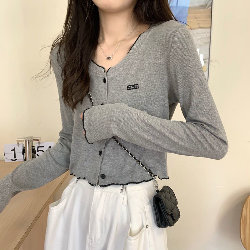 Slim Fit Gray Knitted Cardigan for Women Short Length Lightweight Design Casual Spring Autumn Wear