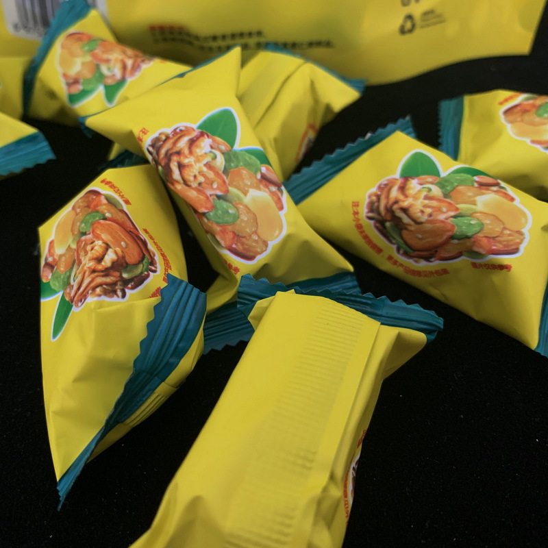 Western region Huateng nut crisp 500g Xinjiang nut kernel traditional peanut crisp candy snack mixed nuts