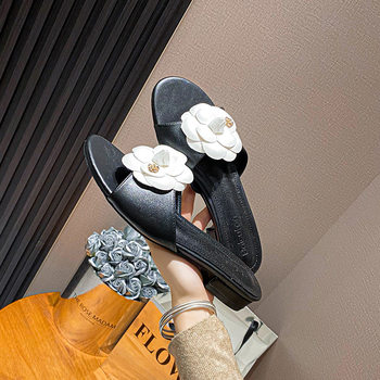 2025 New Summer Style Small Fragrant Camellia Slippers Women's Flats Outer Wear Beach Flats Heel Half Slippers Sandals