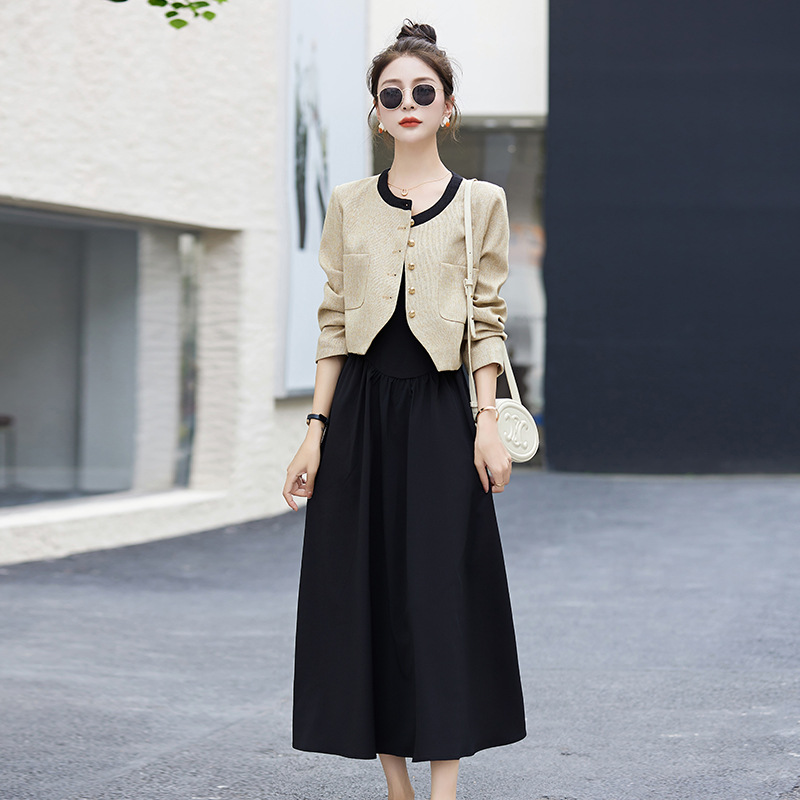 (Mới) Mã A4724 Giá 1810K: Chân Váy Đầm Nữ Hatdli Cả Bộ 2 Món Hàng Mùa Xuân Thu Đông Thời Trang Nữ Chất Liệu G05 Sản Phẩm Mới, (Miễn Phí Vận Chuyển Toàn Quốc).
